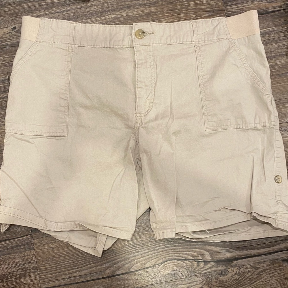 Womens  light cream color shorts